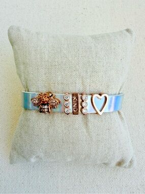 *Bee Kind Charm Bracelet Ideas* Available in my Closet KEEP COLLECTIVE Retired